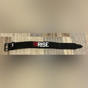 RISE - unisex workout belt - Size Medium 10 mm - Waist 27” - 34” - NEVER USED
